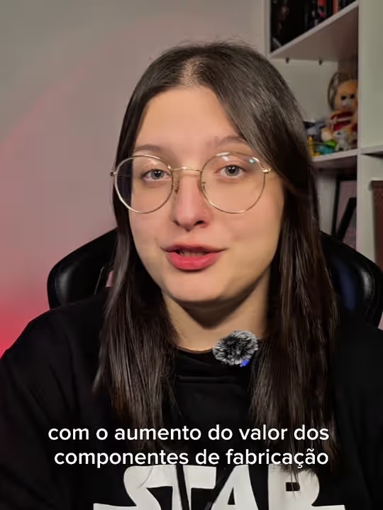 Jess contando a notícia sobre o aumento de preço do Kindle
